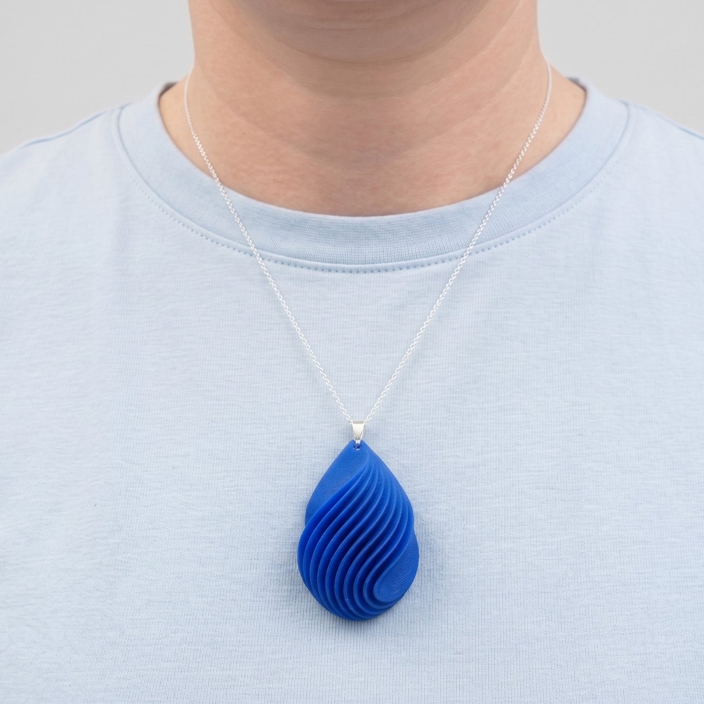 Maxi Petal Pendant Necklace