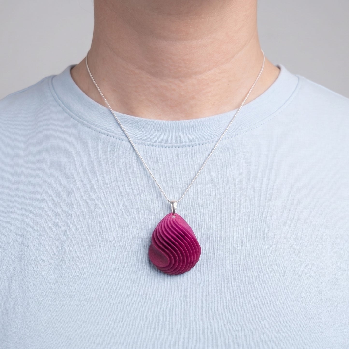 Midi Petal Pendant Necklace
